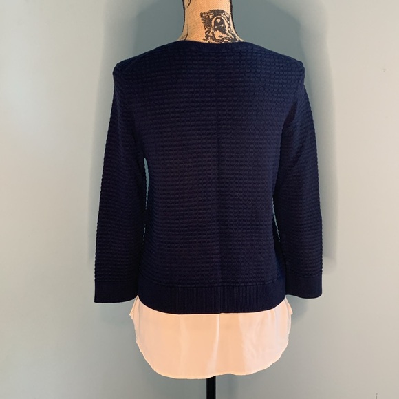 Loft M ladies blue and cream top. Flattering fit. Versatile. - Picture 3 of 6